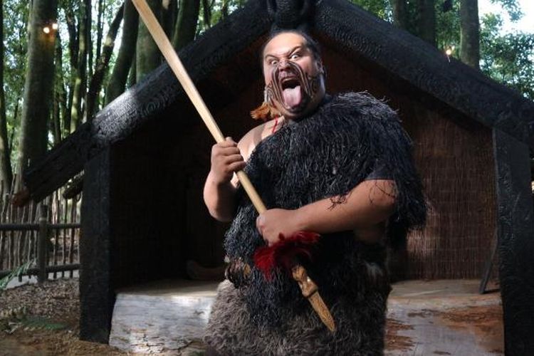 Orang Maori di Temaki Village, Rotorua, Selandia Baru
