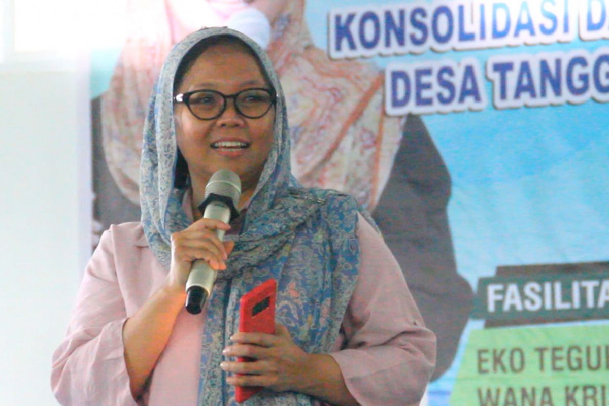 Alissa Wahid saat menjadi pembicara di  Kegiatan Konsolidasi dan Pelatihan Fasilitator Desa Tanggap Bencaba (Destana) , Jum'at (28/9) di Taman Budaya Mataram 