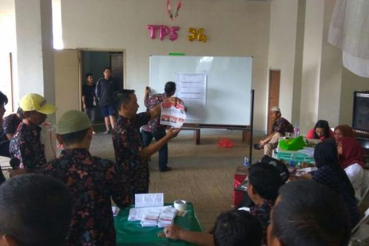 Penghitungan suara di Rusun Jatinegara Barat, Rabu (15/2/2017).