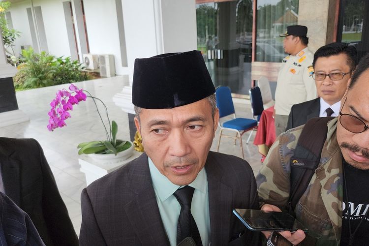 Sekretaris Daerah (Sekda) kota Palembang Ratu Dewa, usai menghadiri pelantikan Pj Wali Kota Palembang di Griya Agung, Rabu (19/6/2024).