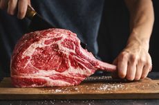 Apa Itu Tomahawk, Potongan Daging Sapi Besar Mirip Kapak?