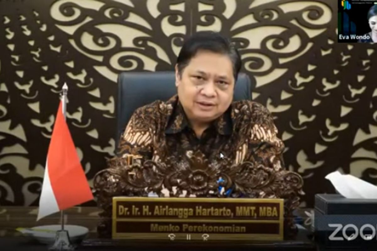 Menteri Koordinator Bidang Perekonomian Airlangga Hartarto saat membuka webminar 'Membangun Ekosistem Digital: Optimalisasi Potensi Ekonomi Digital Indonesia', yang diselenggarakan INJABAR Unpad, Jumat (23/4/2021).