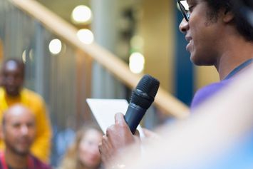 Mengetahui Sejarah Public Speaking yang Dimulai Sejak Yunani Kuno