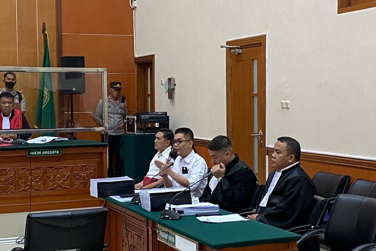 Eks Kapolres Bukittinggi AKBP Dody Prawiranega dalam sidang kasus peredaran narkotika jenis sabu yang dikendalikan Irjen Teddy Minahasa di Pengadilan Negeri Jakarta Barat, Rabu (8/3/2023). 
