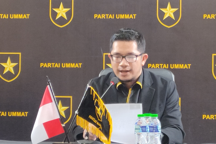 Ketua Umum Partai Ummat Ridho Rahmadi saat konferensi pers di Kantor DPP Partai Ummat, Jakarta Selatan, Jumat (22/10/2021).