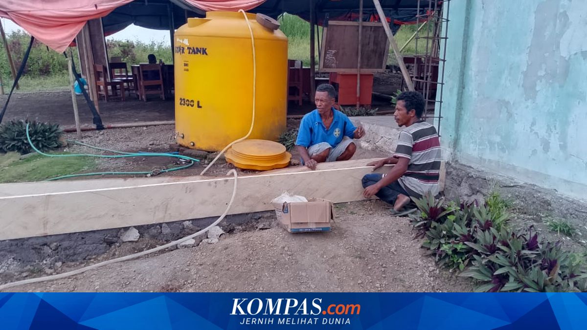 Gedung Sekolah Roboh, Siswa di Pedalaman Sikka Setahun Lebih Belajar di Tenda Darurat