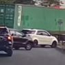Viral Video Detik-detik Mobil Terios Hindari Truk Trailer Tak Kuat Menanjak di Silayur Semarang, Aksinya Dipuji Warganet