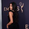 Kim Kardashian Luncurkan Koleksi Pakaian Dalam untuk Pengantin