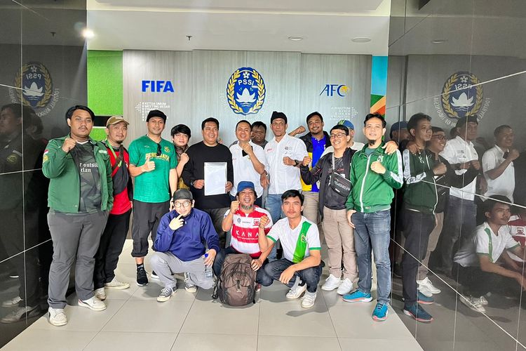 Presidium Nasional Suporter Sepak Bola Indonesia (PN-SSI) telah menggulirkan silaturahmi nasional. Agenda itu dibarengi pertemuan dengan Komite AD Hoc Suporter PSSI, Arya Sinulingga, di Jakarta pada 27 Juli 2023.
