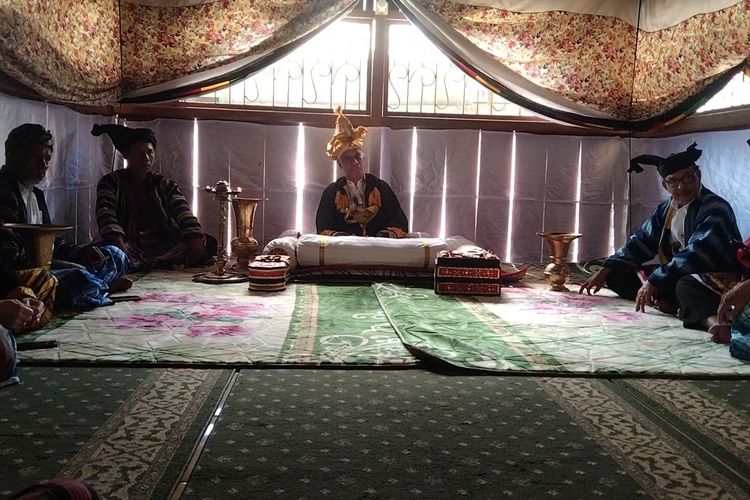 Sultan Buton Surati Presiden Prabowo, Tolak Hilirisasi Aspal Buton Dibangun di Karawang