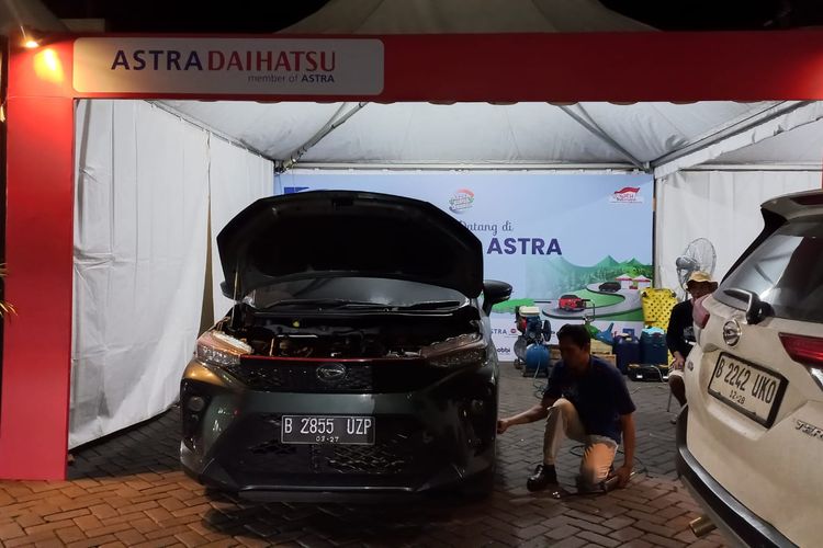 Tim Merapah Trans-Jawa 2024 menyambangi Pos Siaga Astra Daihatsu Paiton