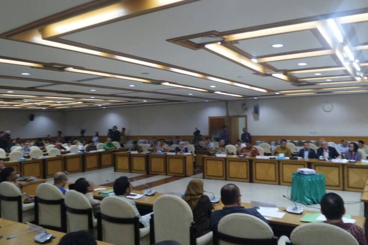 Suasana rapat pansus RUU Pemilu di Kompleks Parlemen, Senayan, Jakarta, Rabu (14/6/2017).