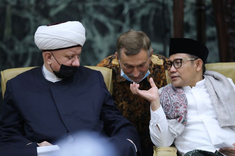 Ketua Umum Partai Kebangkitan Bangsa (PKB), Abdul Muhaimin Iskandar atau Cak Imin mengundang Head of the Spritual Assembly of Muslim of Russia Mufti, Sheikh Albir Krganov dalam acara tabligh akbar bersama para habaib.