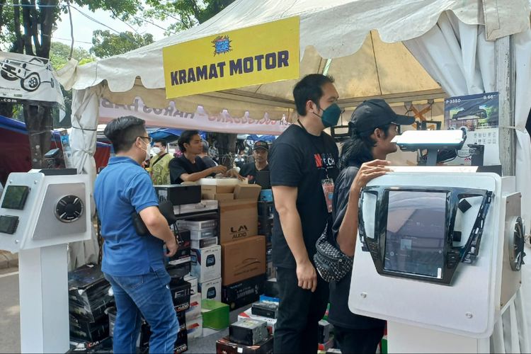 Diskon head unit dan dashcam di Otobursa Tumplek Blek 2022