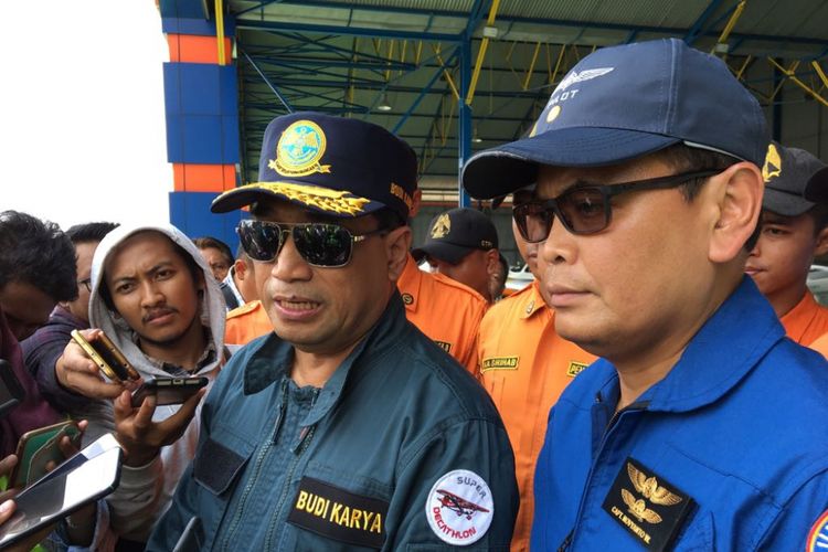 Menteri Perhubungan Budi Karya Sumadi saat berkunjung ke Sekolah Tinggi Penerbangan Indonesia (STPI) di Curug, Kabupaten Tangerang, Sabtu (24/2/2018).