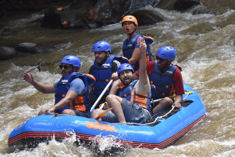 Delapan influencer asal Arab Saudi menjelajahi berbagai destinasi wisata di Bandung dan Bali selama 9 hari, yakni mulai dari 13-21 Juni 2019 dalam program Familiarization Trip (Famtrip) yang bekerjasama dengan Visit Indonesia Tourism Officer (VITO) Arab Saudi. 