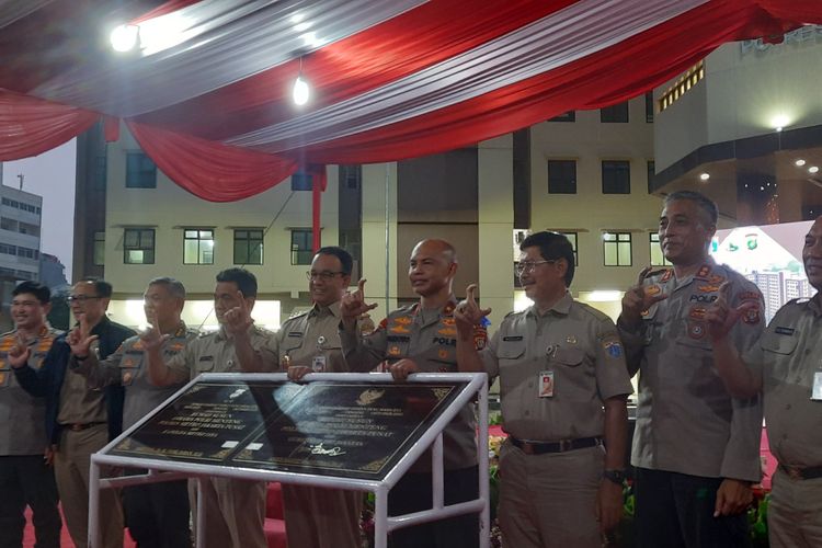 Gubernur DKI Jakarta Anies Baswedan meresmikan Rumah Susun (Rusun) Asrama Polri yang terletak di Kelurahan Gondangdia, Kecamatan Menteng, Jakarta Pusat, Selasa (4/10/2022) petang.
