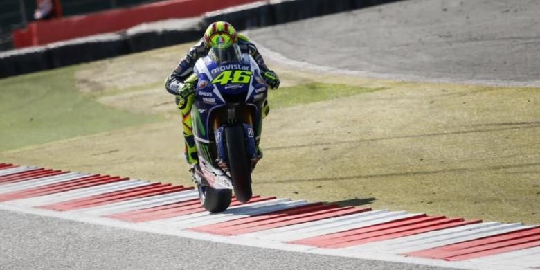 Valentino Rossi di sirkuit Silverstone, Inggris.