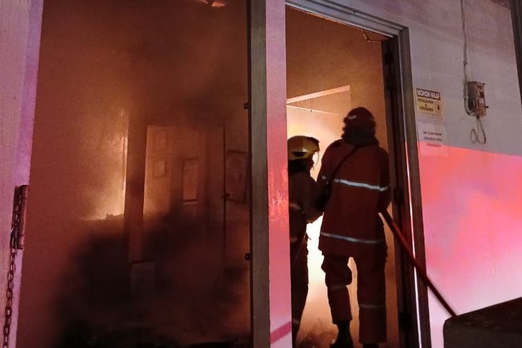 Gerai Rocket Chicken Salatiga Kebakaran