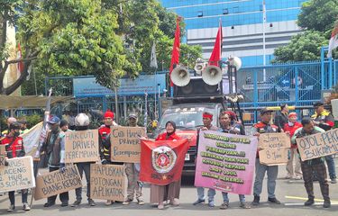 356 Personel Polisi Kawal Demo Ojol di Gedung Kemenaker