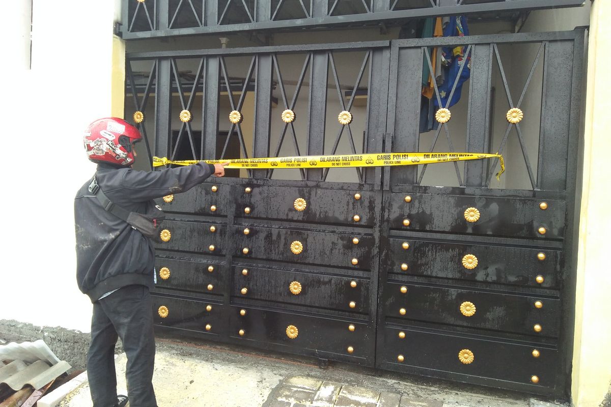 Rumah korban, tempat korban ditemukan tewas mengenaskan di Desa Pranti, Kecamatan Menganti, Gresik, Jawa Timur, Selasa (28/11/2023).