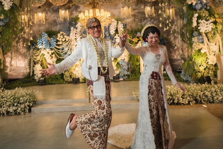 5 Gaya Akad Nikah Andre Taulany dan Amanda Rigby, Kenakan Busana Tradisional Jawa