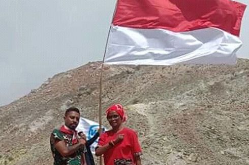 Kala Warga Maumere Kibarkan Sang Merah Putih di Puncak Gunung Egon