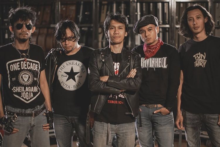 Lirik Dan Chord Lagu Ring Road Roket Halaman All Kompas Com