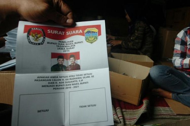 Surat suara calon tunggal hanya terdapat satu pasangan calon.