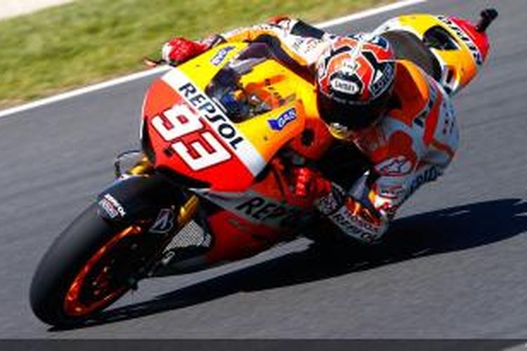 Pebalap Honda asal Spanyol, Marc Marquez, melintasi Sirkuit Phillip Island, saat menjalani sesi latihan bebas pertama GP Australia, Jumat (18/10/2013).