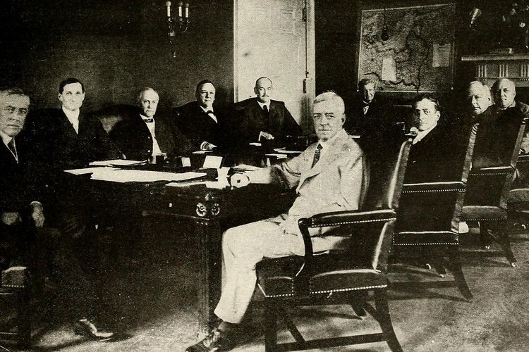 Woodrow Wilson bersama kabinetnya tahun 1918