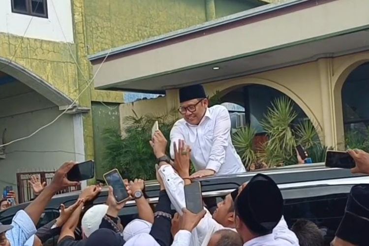 Cawapres nomor urut 01 Muhaimin Iskandar usai melakukan kampanye terbuka di Gedung Adi Poday, Kabupaten Sumenep, Jawa Timur, Rabu (31/1/2024).