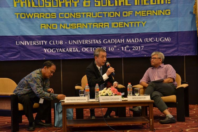 5th International Conference on Nusantara Philosophy? yang mengambil tema Philosophy and Social Media: Towards Construction of Meaning and Nusantara Identity di University Club (UC) Universitas Gajah Mada (UGM) Yogyakarta, Rabu (11/10/2017) siang.