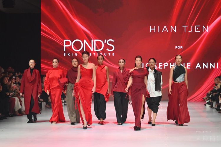 Hian Tjen x Josephine Anni Bawa Calla Lily ke Runway JFW 2027