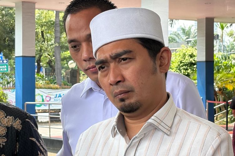 Ustaz Solmed Beri Ultimatum Akun-akun Medsos yang Memfitnahnya