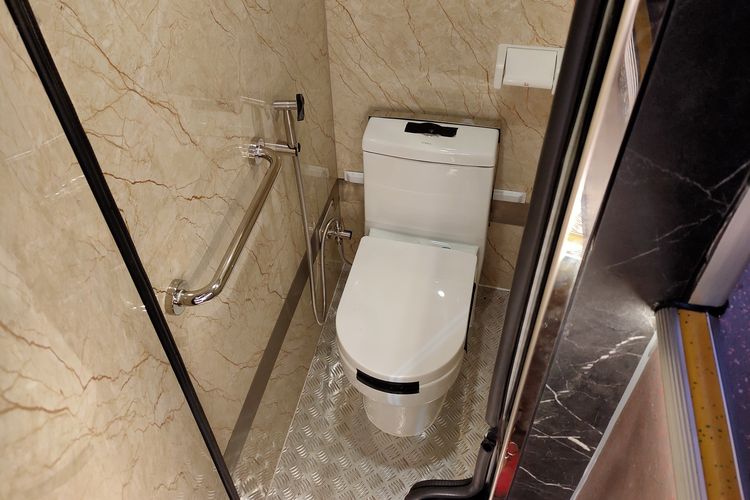 Toilet Bus PO Raja Trans 