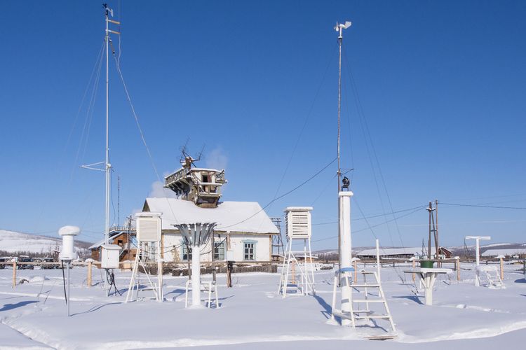 Stasiun cuaca di Verkhoyansk, wilayah Siberia, Rusia. Suhu terpanas di wilayah ini mencapai 38 derajat celcius, pecahkan rekor sepanjang sejarah suhu tertinggi di benua Arktik, Kutub Utara.