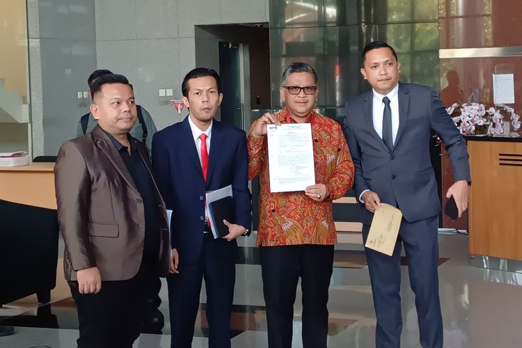 Sekretaris Jenderal (Sekjen) PDI-P Hasto Kristiyanto menyatakan akan menyampaikan keterangan kepada penyidik Komisi Pemberantasan Korupsi (KPK) dengan sebaik-baiknya, Senin (10/6/2024).