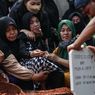 BERITA FOTO: Haru Warnai Pemakaman Dendis, Korban Tembok Roboh MTsN 19 Jakarta