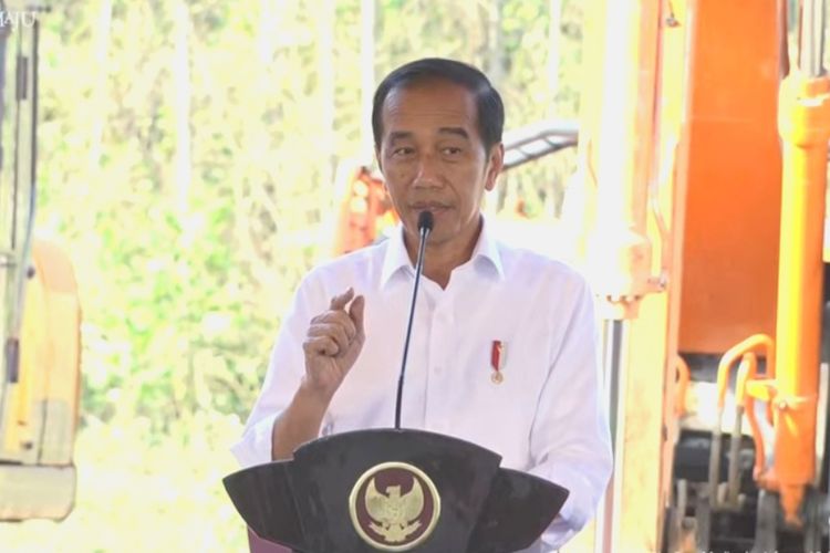 Presiden Joko Widodo saat memberikan sambutan sebelum ground breaking Hotel Nusantara Bintang Lima di IKN, Kalimantan Timur, Kamis (31/9/2023).