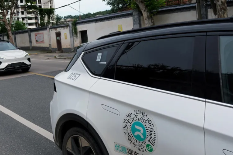 Taksi Robot di China Mendadak Berhenti Massal karena Kerusakan Sistem, Penumpang Terkurung 90 Menit