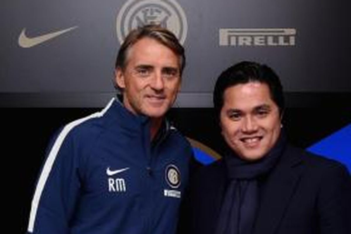 Pelatih Inter Milan, Roberto Mancini (kiri) dan Presiden Erick Thohir.