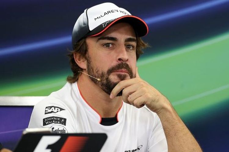 Pebalap Formula 1, Fernando Alonso, menghadiri sesi konferensi pers menjelang balapan di Sirkuit Suzuka, Jepang, 6 Oktober 2016.