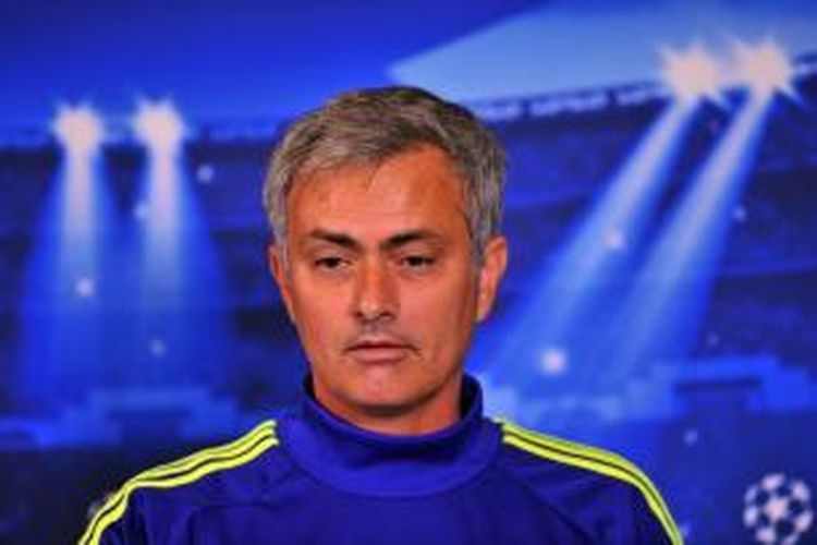 Pelatih Chelsea Jose Mourinho dalam konferensi pers, di Stoke D'Abernon, 20 Oktober 2014.