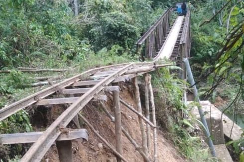 Longsor Timbun Rel Molek, 270 KK Terisolasi di Desa Lebong Tandai Bengkulu