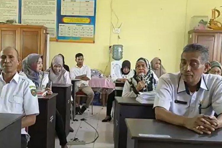 Maryam Latarissa, Guru korban buli mengaku telah memaafkan tindakan para siswanya, Rabu (16/8/2023) (Tribun Ambon/Lukman Mukadar)