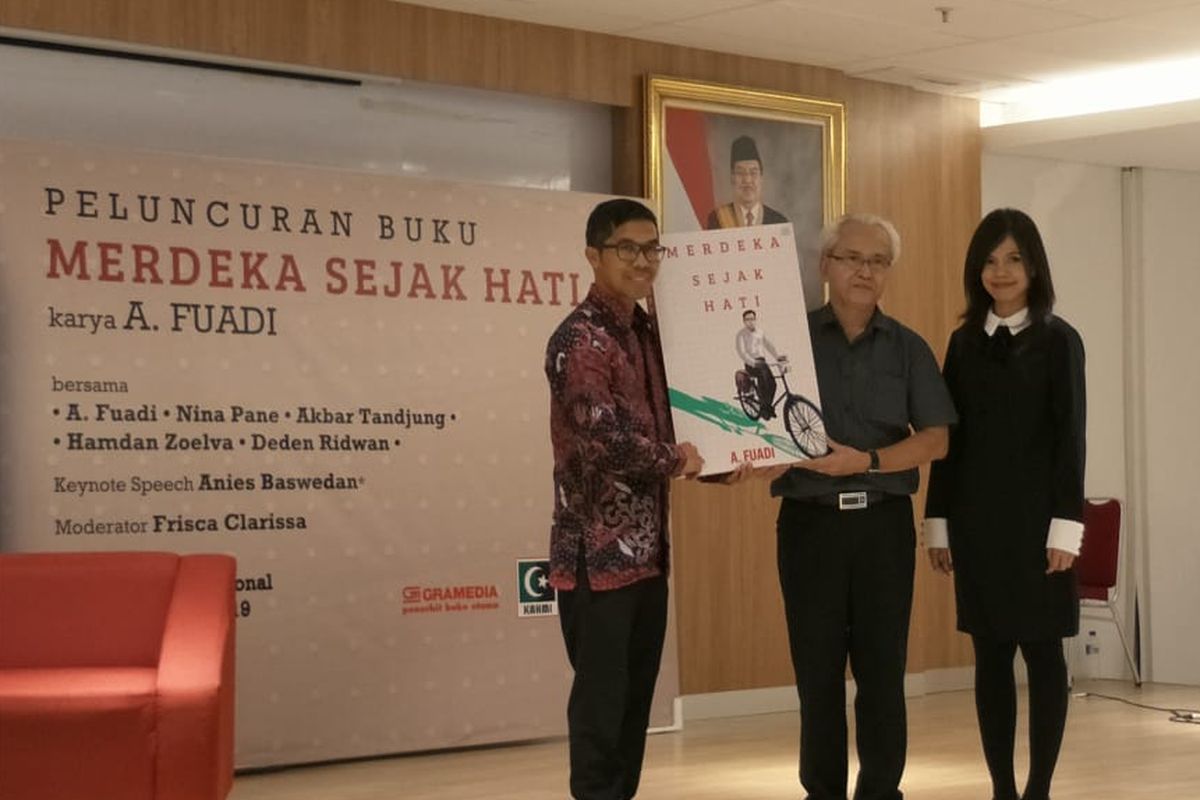 Penerbit Gramedia Pustaka Utama meluncurkan novel biografi berjudul Merdeka Sejak Hati karya penulis novel Ahmad Fuadi di Perpustakaan Nasional, Minggu (28/7/2019).