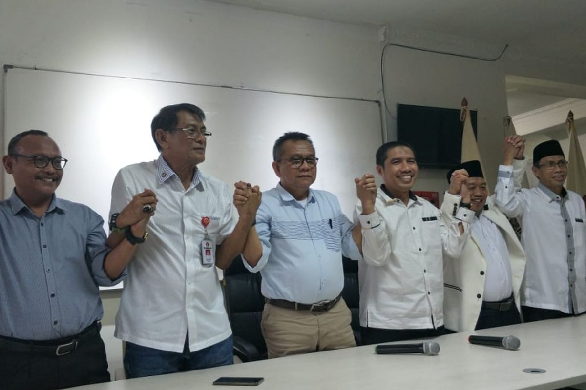 DPD Gerindra DKI Jakarta dan DPW PKS DKI Jakarta seusai konferensi pers tentang kursi wakil gubernur DKI Jakarta di kantor DPD Gerindra DKI, Jalan Letjend Suprapto, Kemayoran, Jakarta Pusat, Senin (5/11/2018).