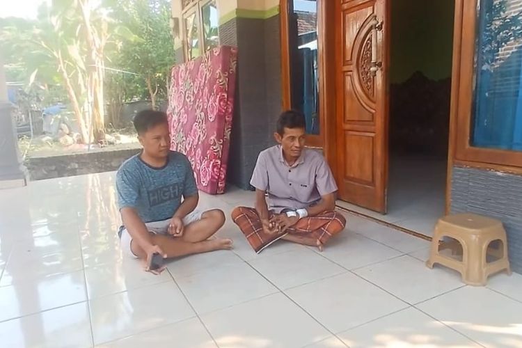 M. Faisol, warga desa Winong, Kecamatan Gempol, Kabupaten Pasuruan mengalami luka ringan akibat kejatuhan sisa serpihan amunisi yang meledak di ruas jalan tol Gempol-Pandaan, Senin (05/05/2025) 