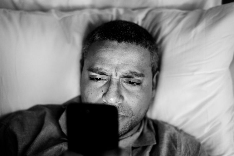 Pola tidur yang buruk tenyata merupakan salah satu kebiasaan yang merusak otak.
